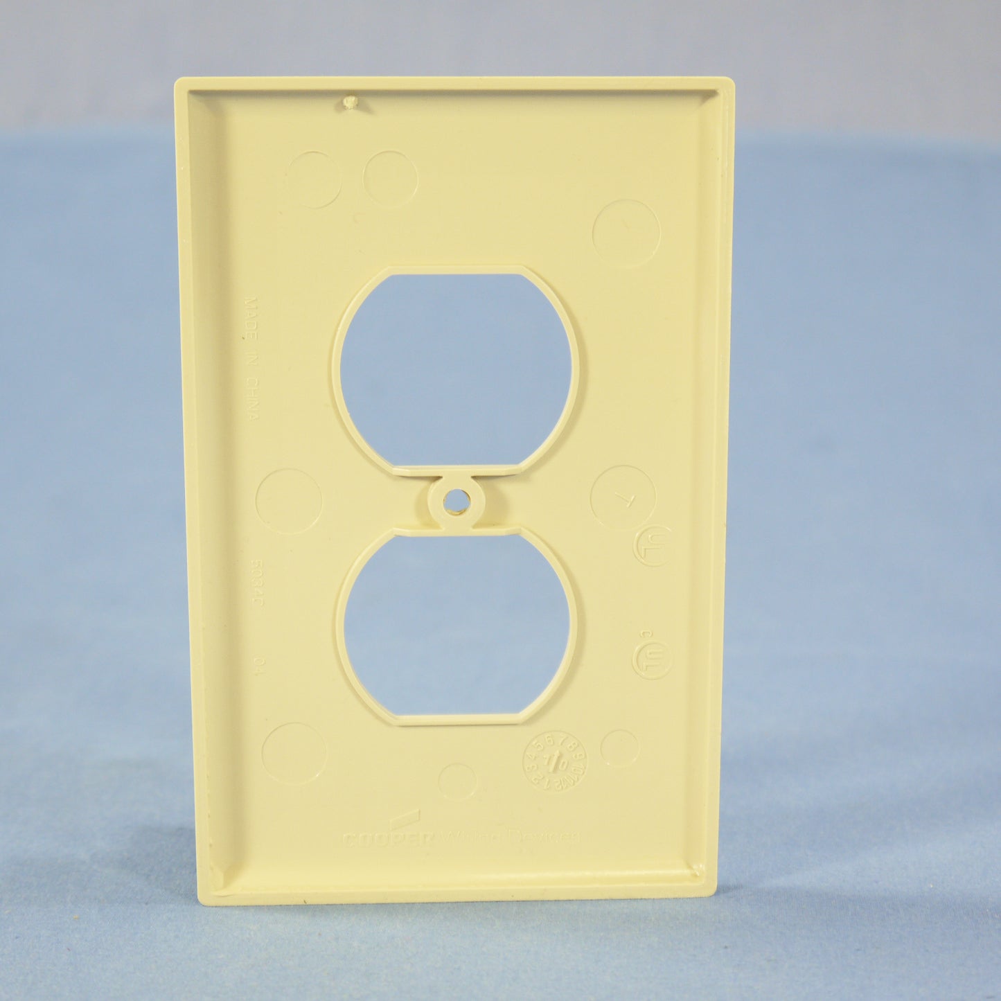 Cooper PJ8V Ivory 1-Gang Duplex Outlet Unbreakable Nylon Mid-Size Wallplate