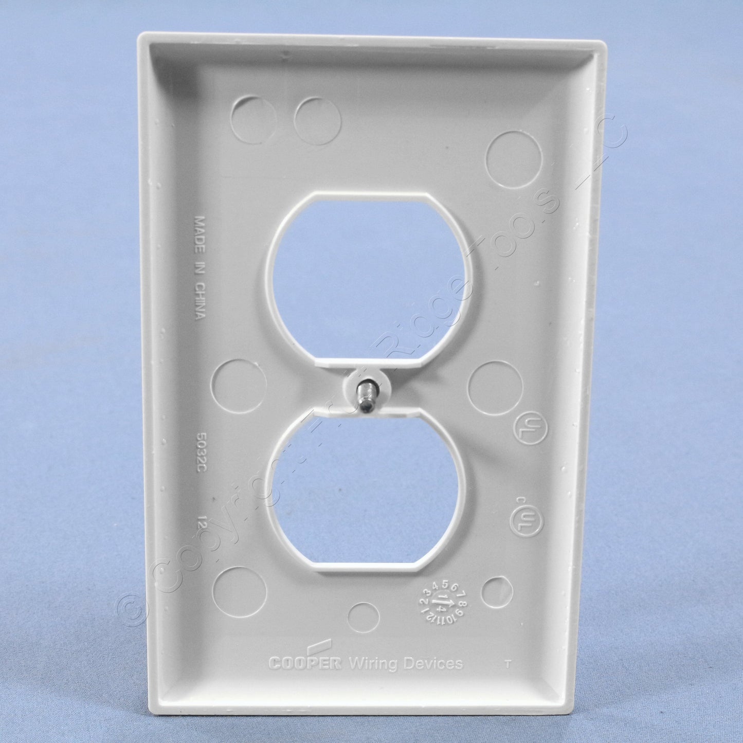 Cooper PJ8W White 1-Gang Duplex Unbreakable Nylon Mid-Size Wallplate Cover 10pcs