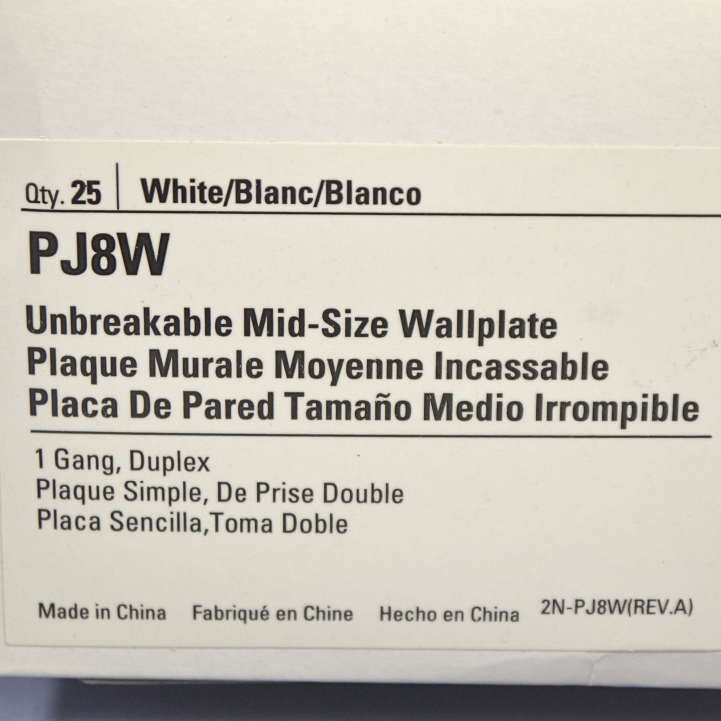 Cooper PJ8W White 1-Gang Duplex Unbreakable Nylon Mid-Size Wallplate Cover 25pcs
