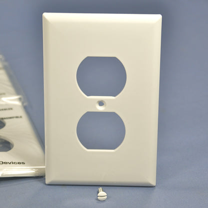 Cooper PJ8W White 1-Gang Duplex Unbreakable Nylon Mid-Size Wallplate Cover 25pcs