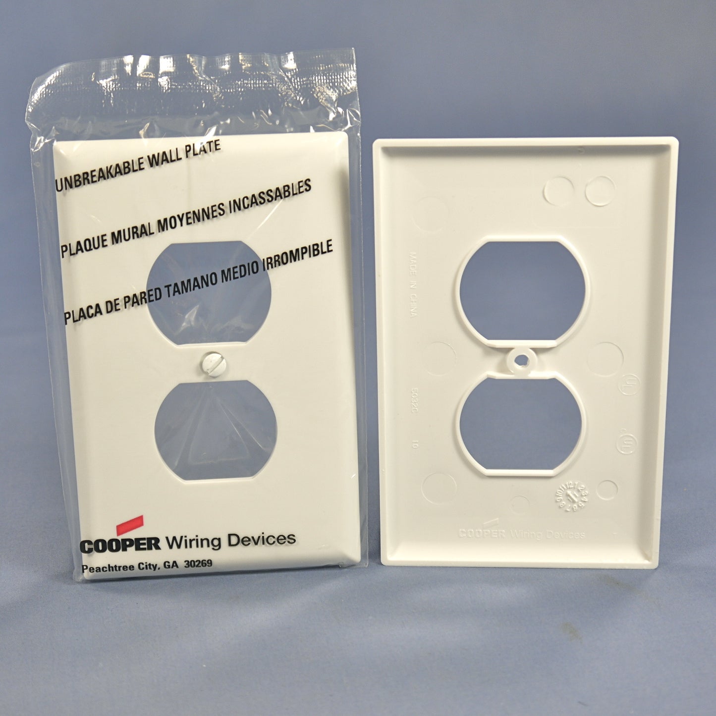 Cooper PJ8W White 1-Gang Duplex Unbreakable Nylon Mid-Size Wallplate Cover 25pcs