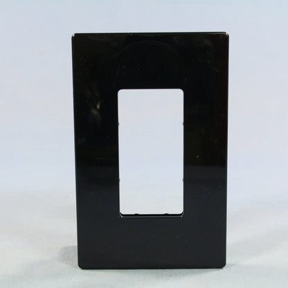 Cooper PJS26BK Black 1-Gang Decora Centered Unbreakable Mid-Size Wallplate Cover
