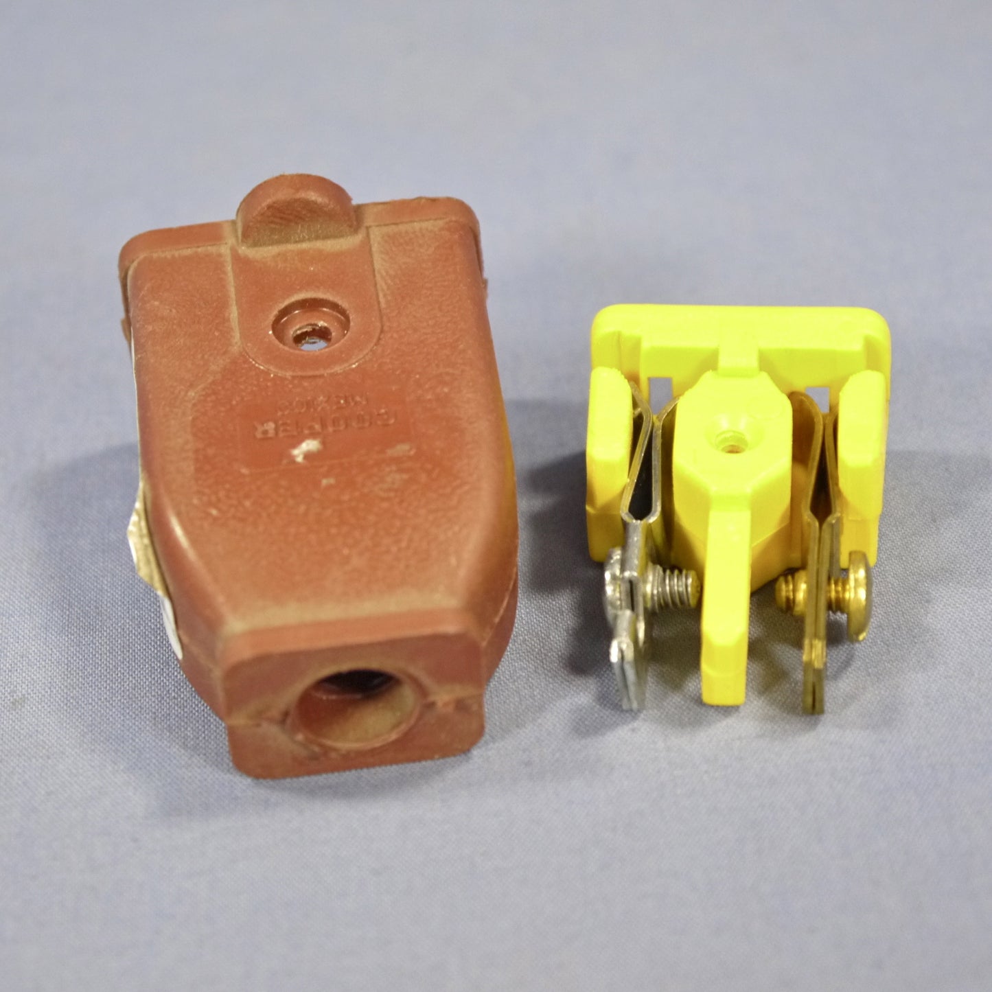 Cooper SA155GB Brown 15A Connector Cord End 125V Non-Grounding Nema 1-15R Bulk