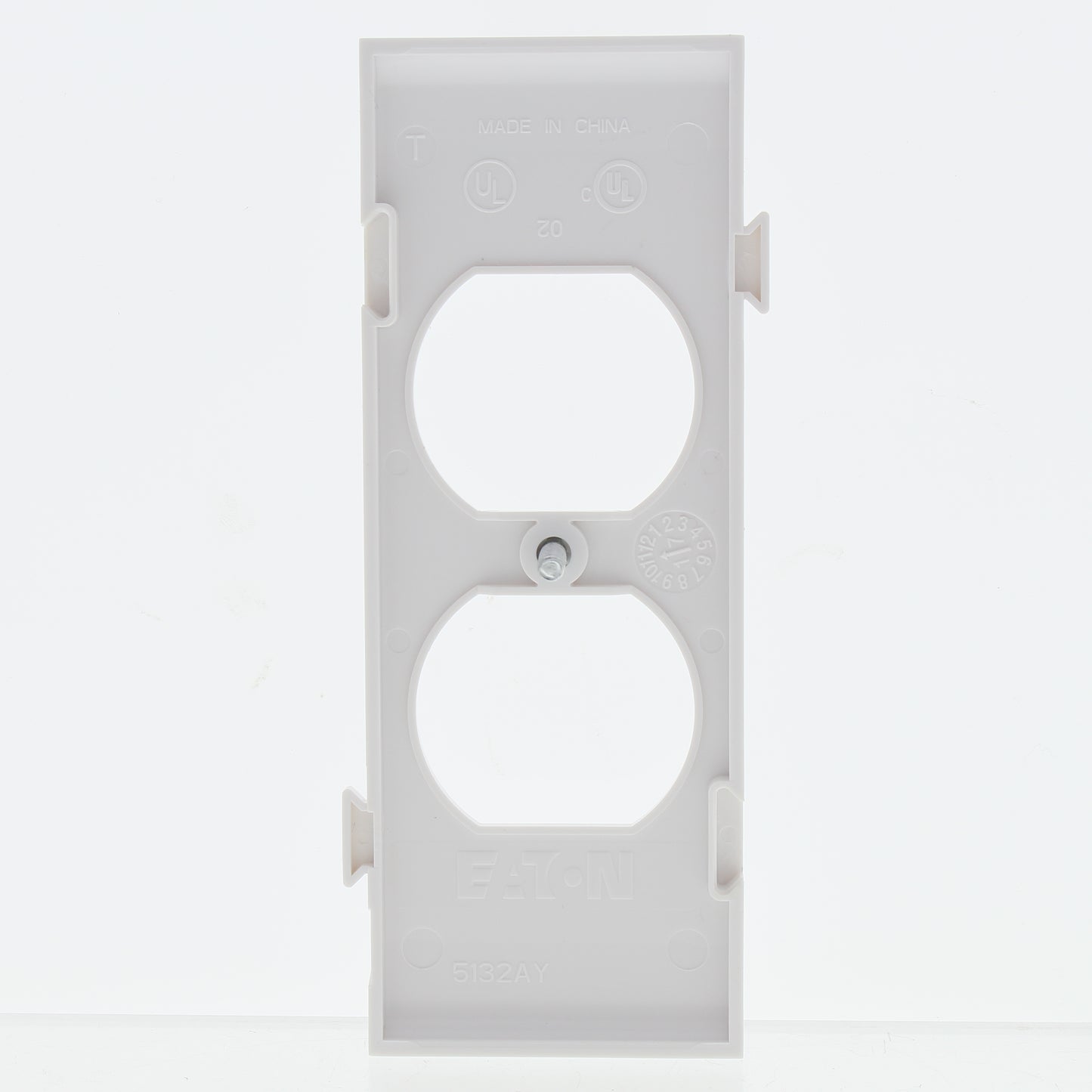 Cooper STC8W White 1-Gang 1-Receptacle Thermoplastic Mid-Size Wallplate Cover