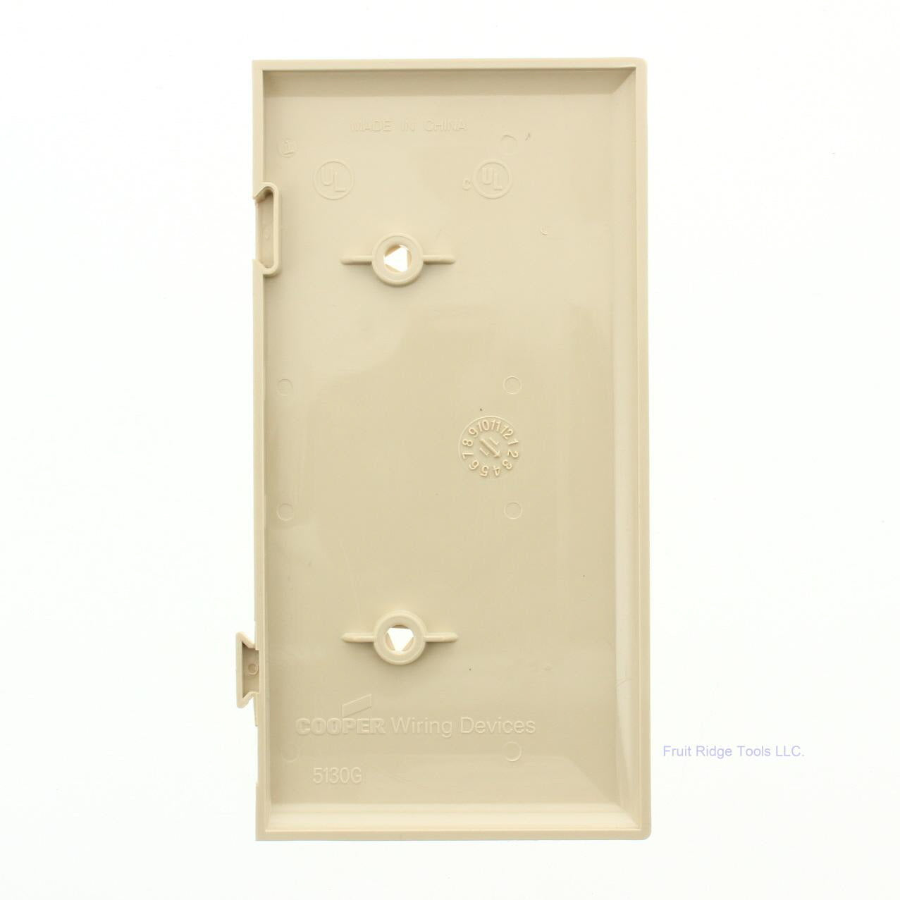 Cooper STE14V Ivory 1-Gang Blank Unbreakable Sectional Cover Cover Strap Mount