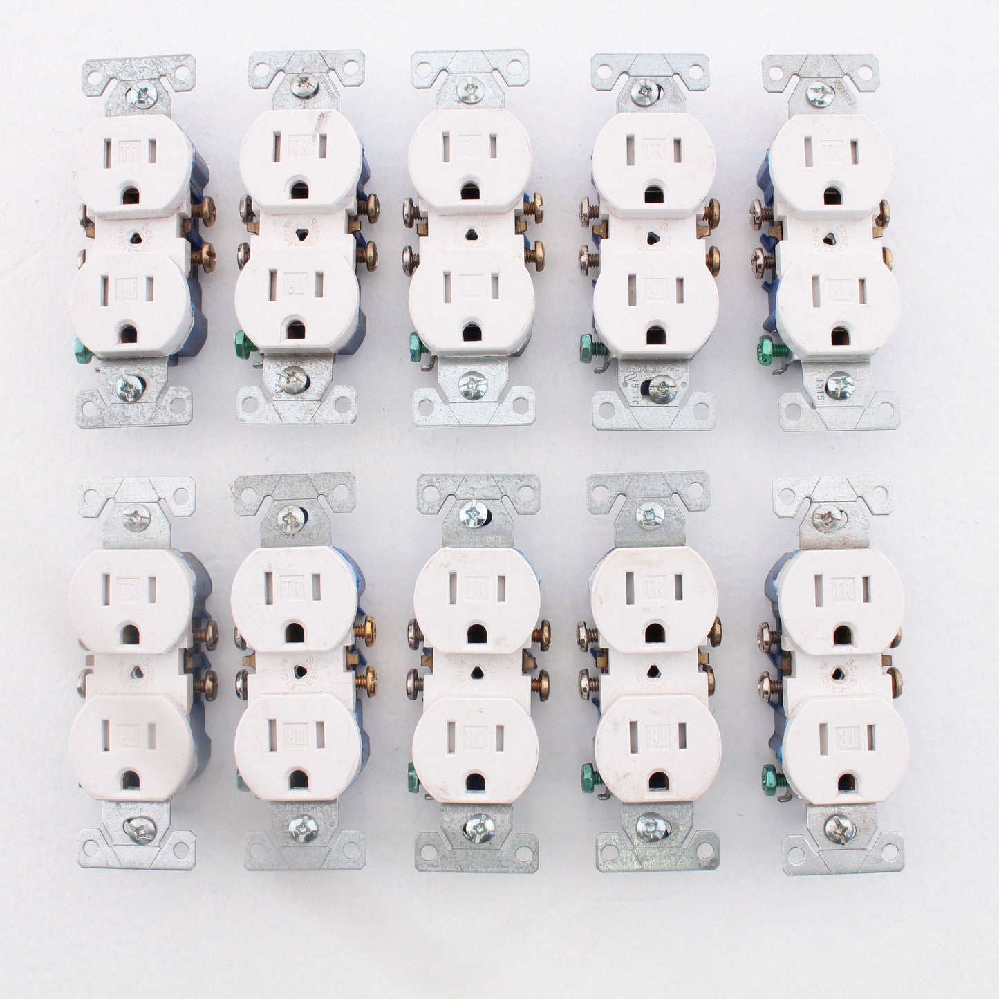 10 Cooper White Tamper Resistant Duplex Receptacle Outlets Nema 5-15R 15A TR270W