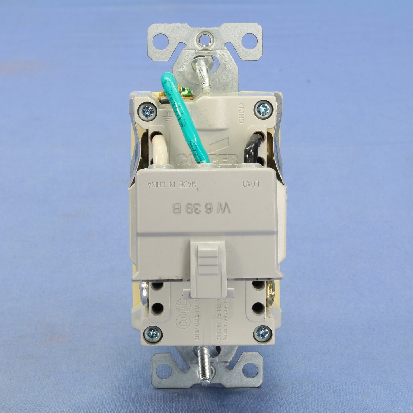 Cooper Ivory Gfci Outlet Receptacle with Quick-Connect 5-20R 20A Bulk VGF20BVM