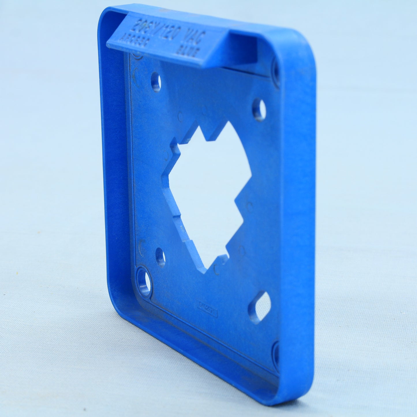 Cooper Pin & Sleeve Polarizer Plate 208Y/120 VAC ARC65C Blue 0402971 192526 60A