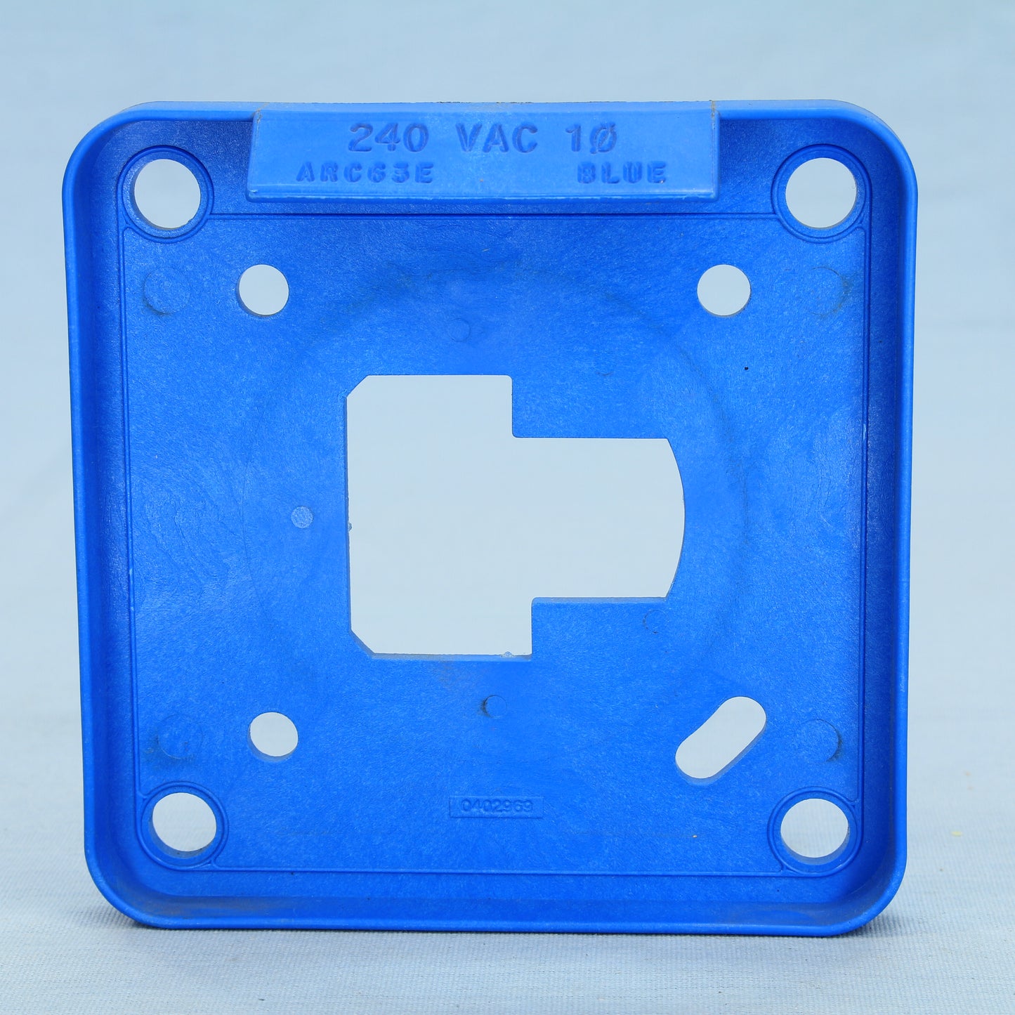 Cooper Pin & Sleeve Polarizer Plate 208Y/120 VAC ARC65C Blue 0402971 192444 60A