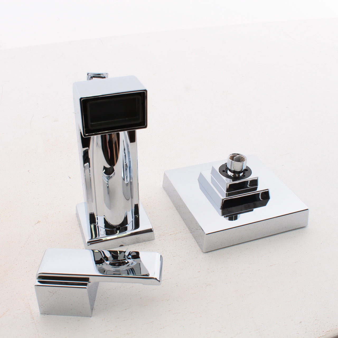 Delta Tub Shower with Cartridge Trim T14486