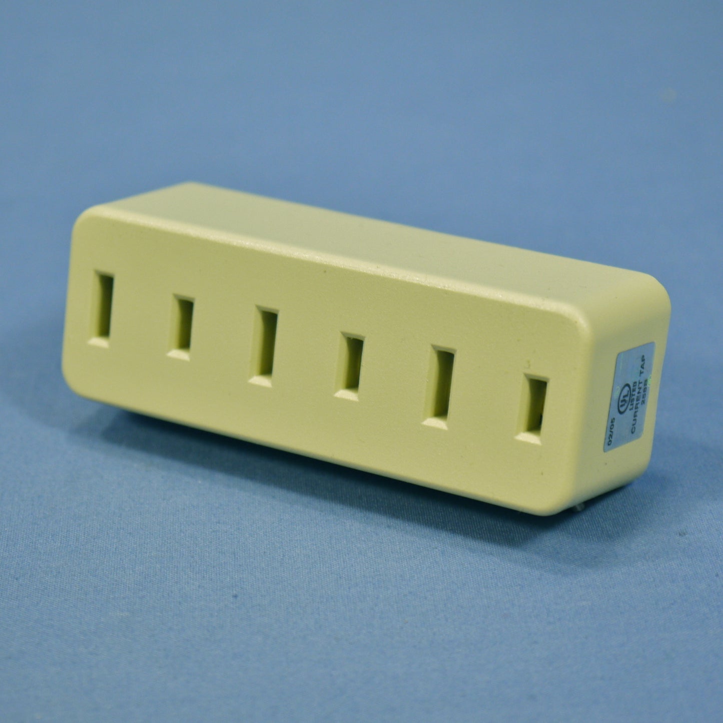 Do It Best Ivory Triple Tap Outlet Adapter Nema 1-15R 15A 125V 520341 Carded