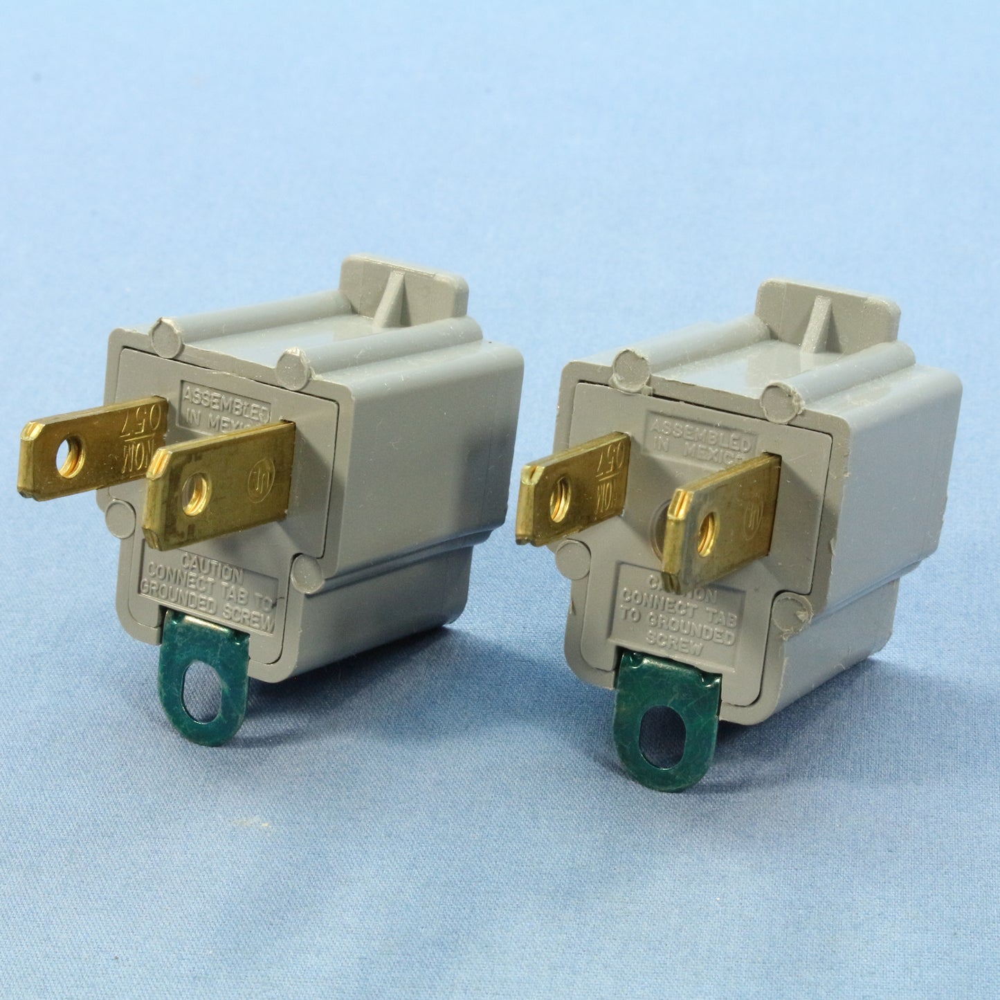 2 Do It Best 5-15 Gray 3-Prong Plug Outlet Adapters 15A 125V 557838