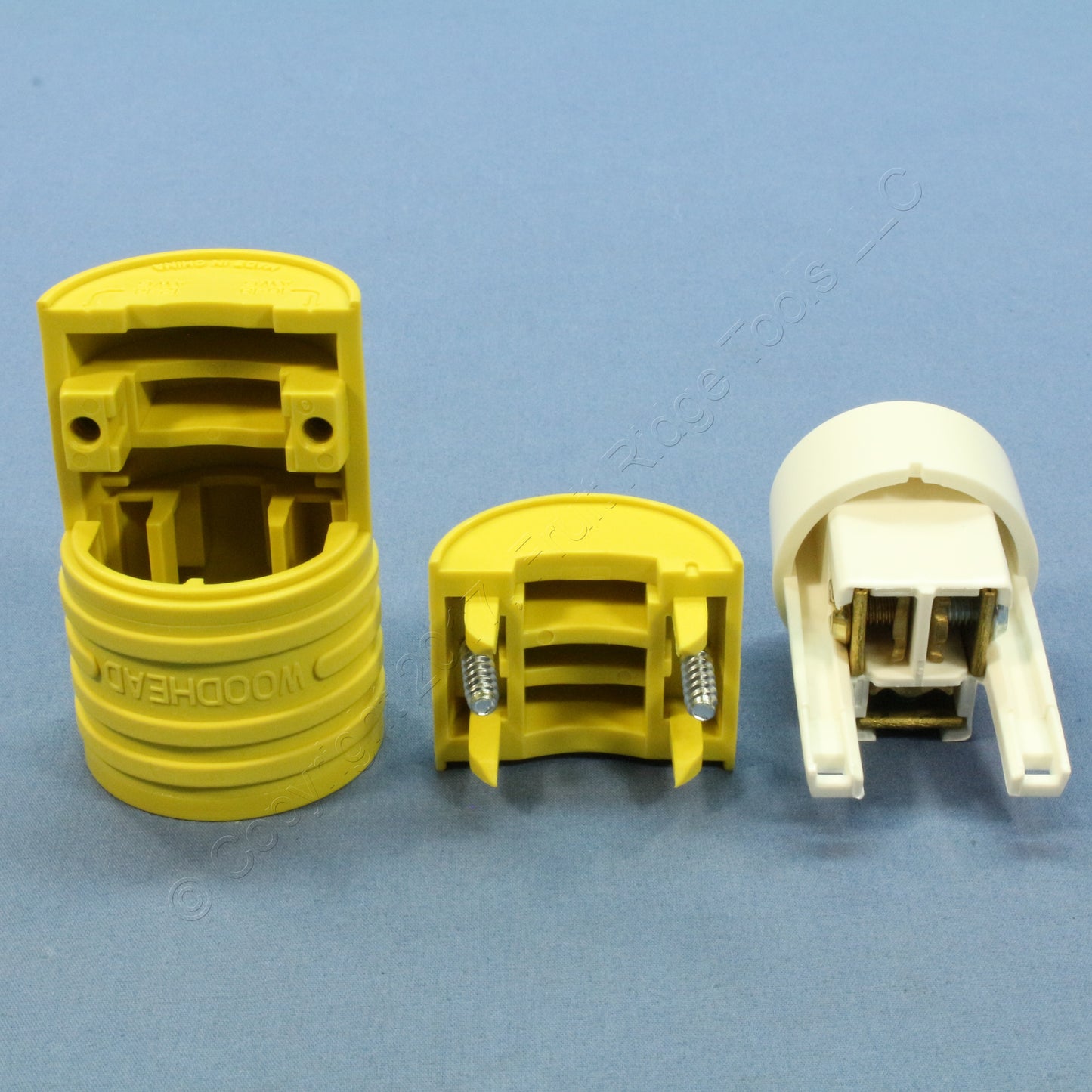 Daniel Woodhead 5269-RB Rubberized Nylon Yellow Plug Connector 5-15R 15A 125V
