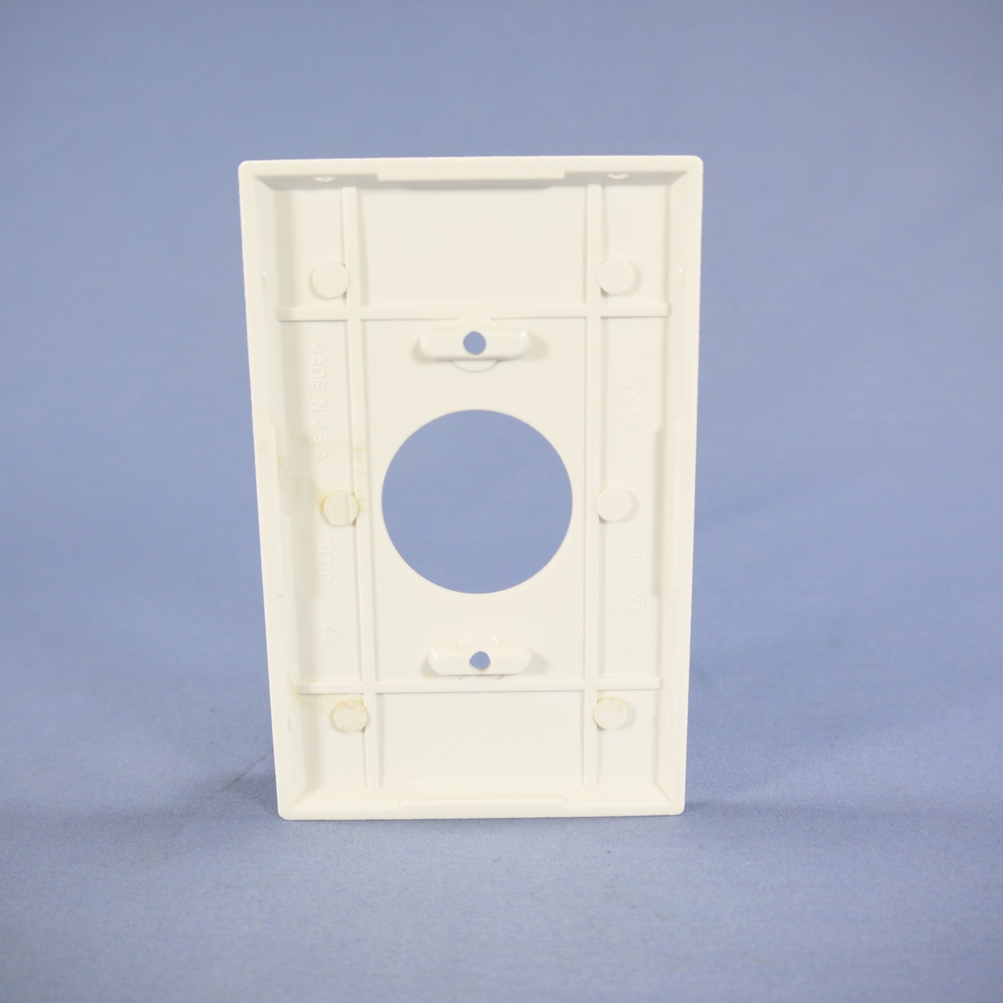 Eagle 2031W White 1-Gang 1.406in. Outlet Plastic Mid-Size Wallplate Cover 3pcs