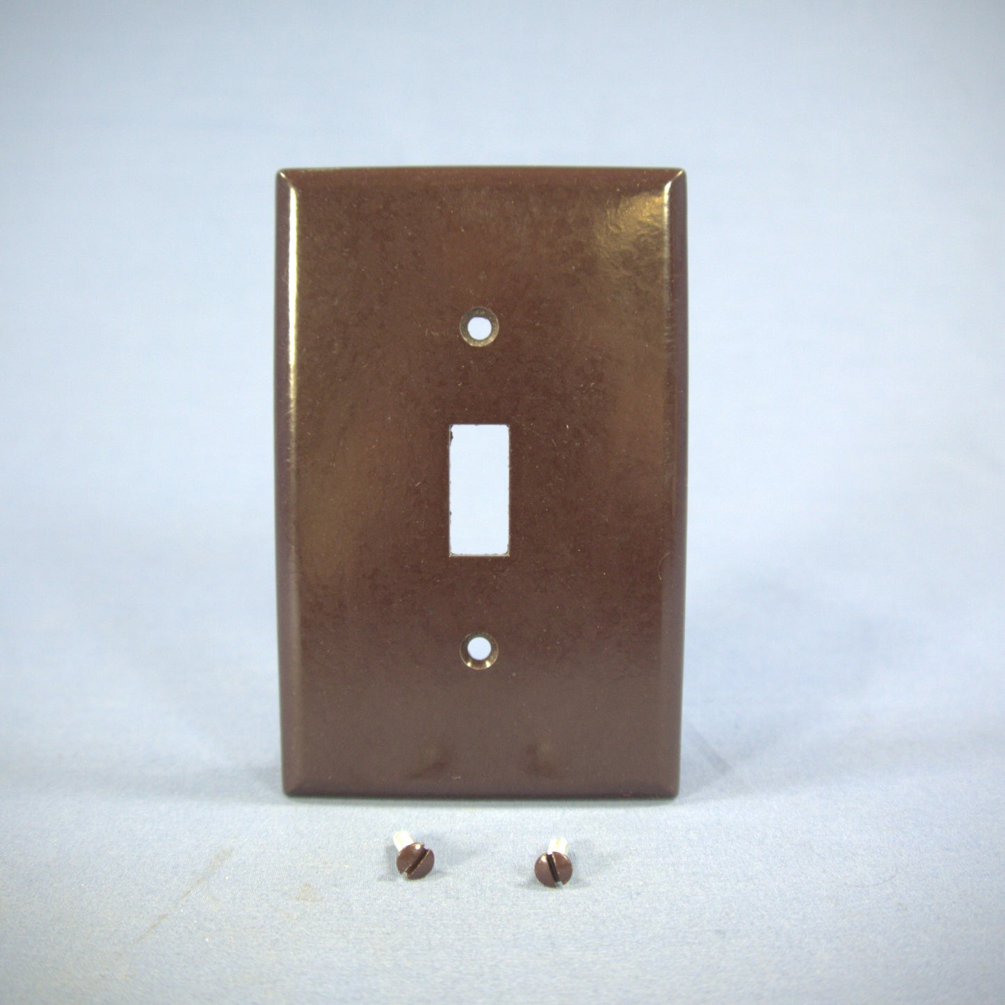 Eagle 2034B Brown 1-Gang Toggle Switch Plastic Mid-Size Wallplate Cover Plate