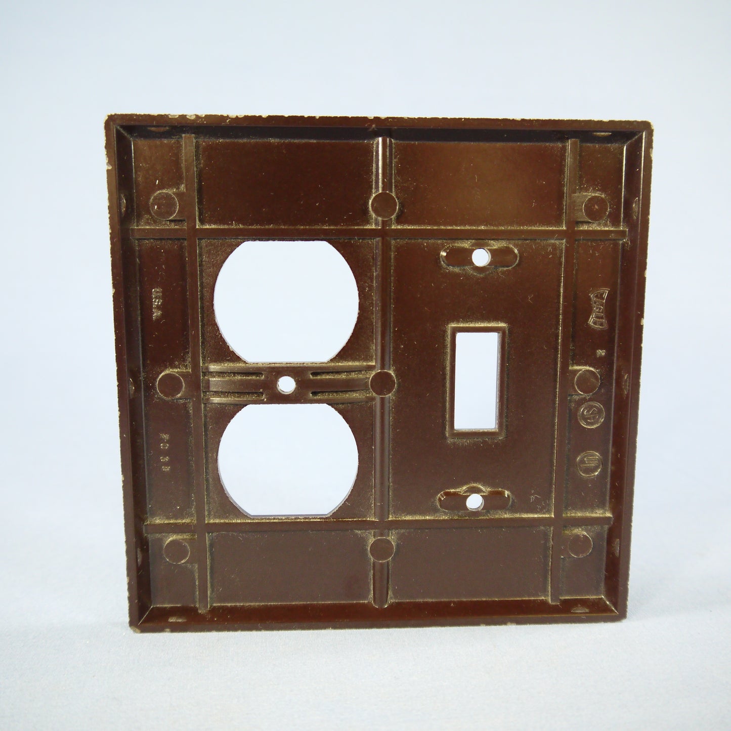 Eagle 2038B Brown 2-Gang Toggle Duplex Plastic Mid-Size Wallplate Cover 2-pack