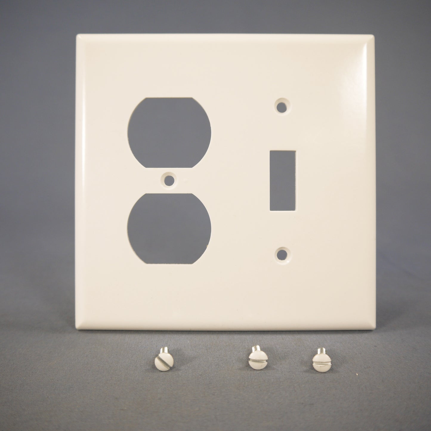 Eagle 2038W White 2-Gang Toggle Duplex Plastic Mid-Size Wallplate Cover 2-pack