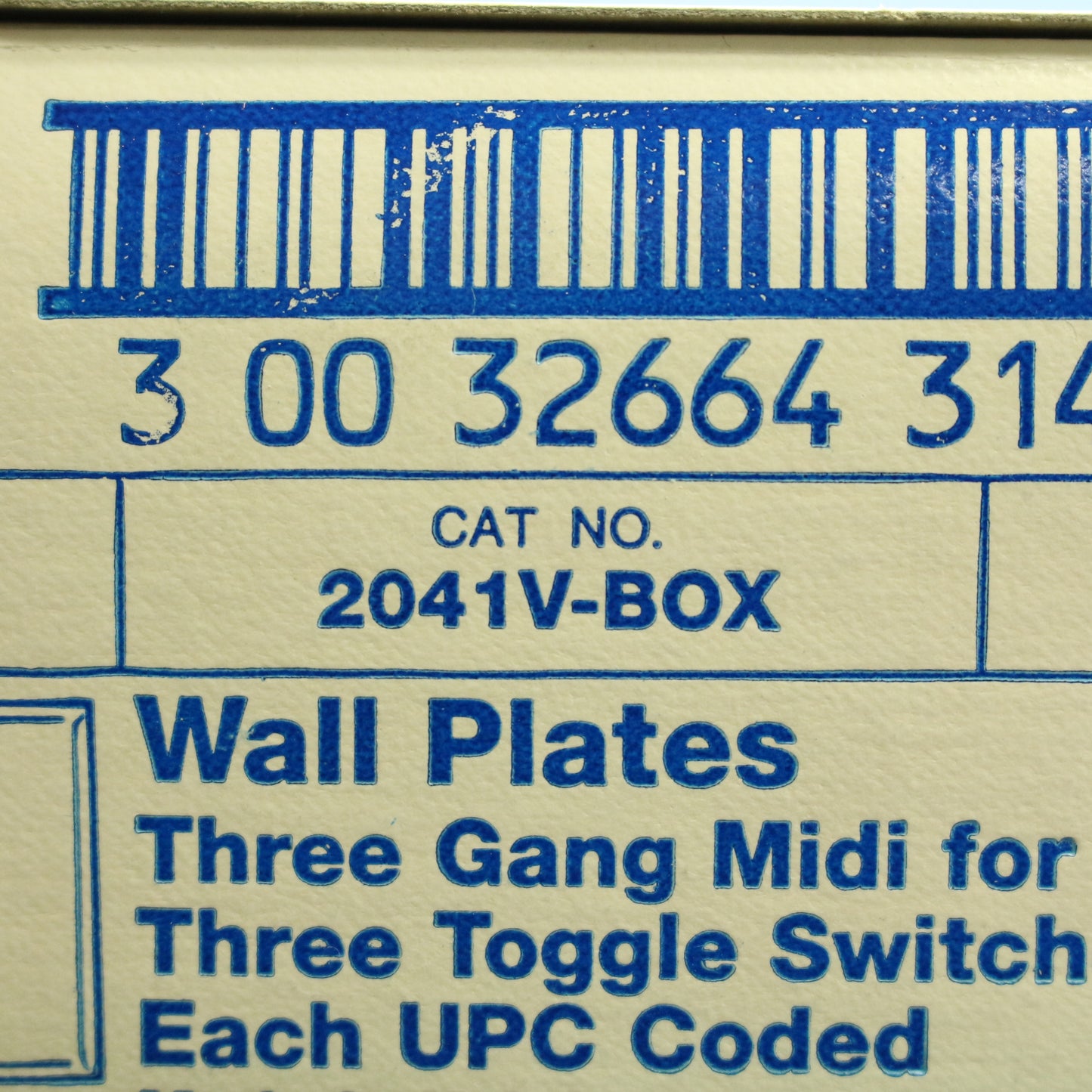 Eagle 2041V Ivory Mid-size 3-Gang Toggle Switch Cover Plastic Wallplates 10-Pack