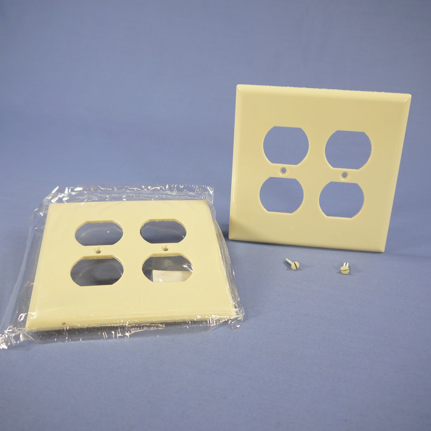 Eagle 2050V Ivory 2-Gang Duplex Outlet Plastic Mid-Size Wallplate Covers 2-pack