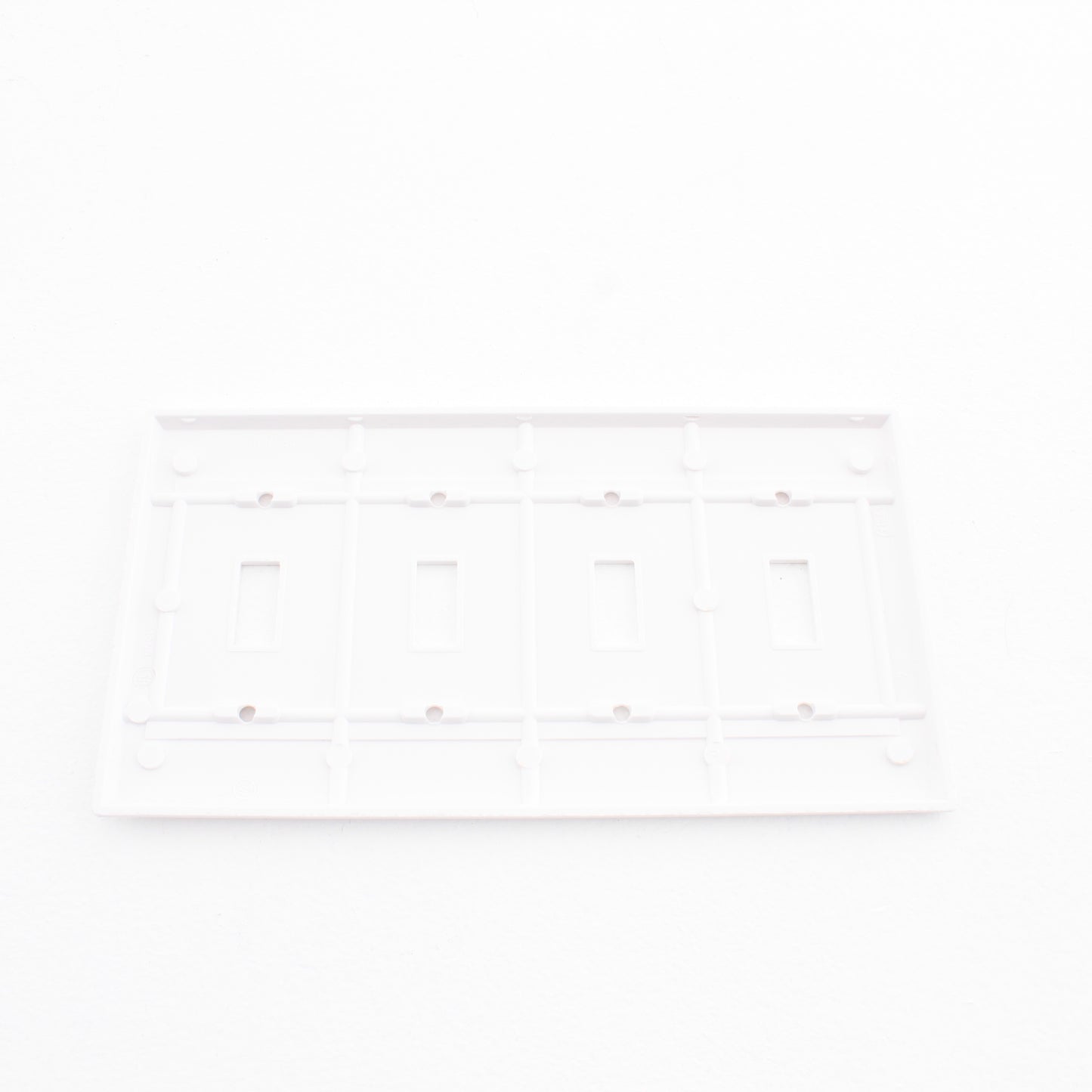 10 Eagle White Four-Gang Midi Toggle Switches Wall Plates 2054W-BOX