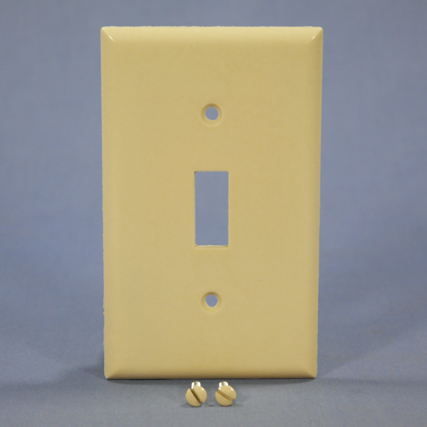 Eagle 2134V Ivory 1-Gang Toggle Switch Plastic Standard Wallplate Cover Plate