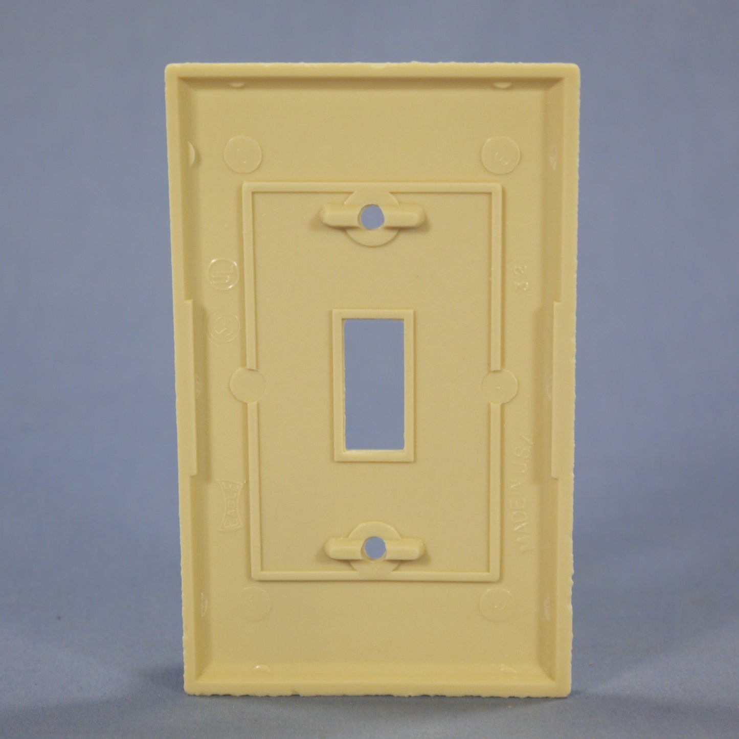 Eagle 2134V Ivory 1-Gang Toggle Switch Plastic Standard Wallplate Cover Plate