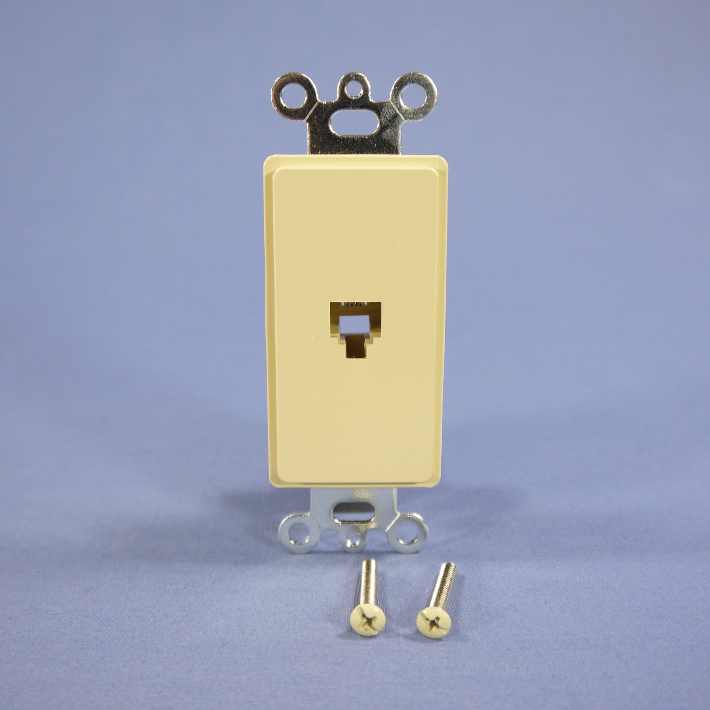 Eagle Ivory Flush Mount 4-Conductor Decorator Voice/Data Modular Jack 3560-4V
