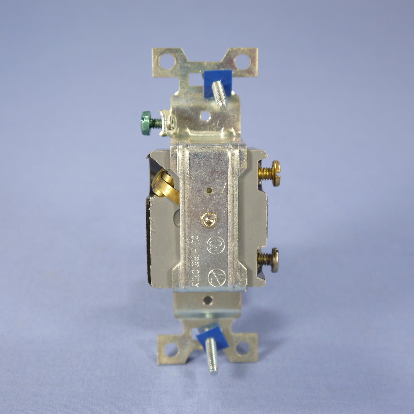 Eagle L7-15 Turn Locking Receptacle Nema L7-15R Twist Lock Outlet 15A 277V 4760
