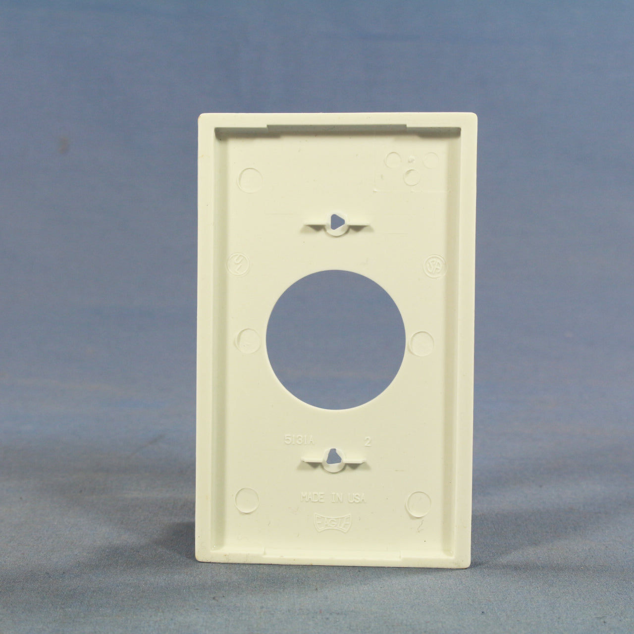 Eagle 5131W White 1-Gang 1.406in. Outlet Unbreakable Standard Wallplate Cover