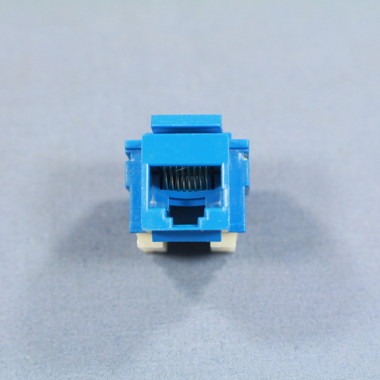 Cat 5 Snap-In Modular Jack 110 Style 8-Position 8-conductor Eagle Blue 5546BL