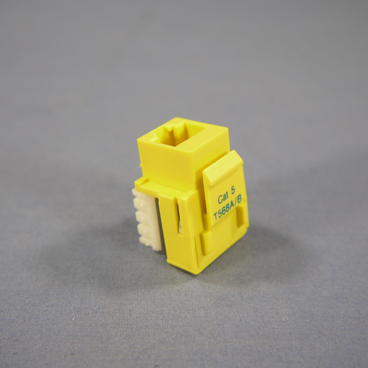 Cat 5 Snap-In Modular Jack 110 Style 8-Position 8-conductor Eagle Yellow 5546Y