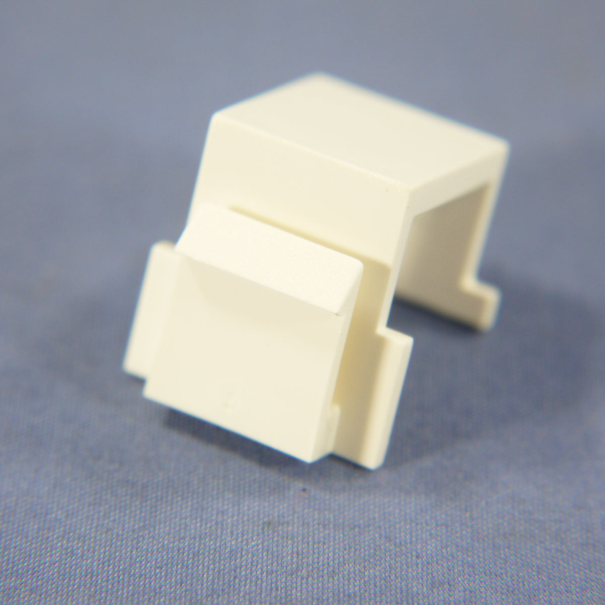 Eagle 5550W White Modular Plastic Wallplate Blank 1-Port Filler Adapter Insert