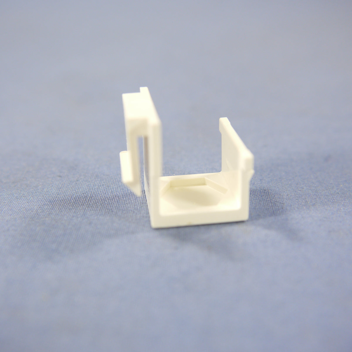 Eagle 5550W White Modular Plastic Wallplate Blank 1-Port Filler Adapter Insert