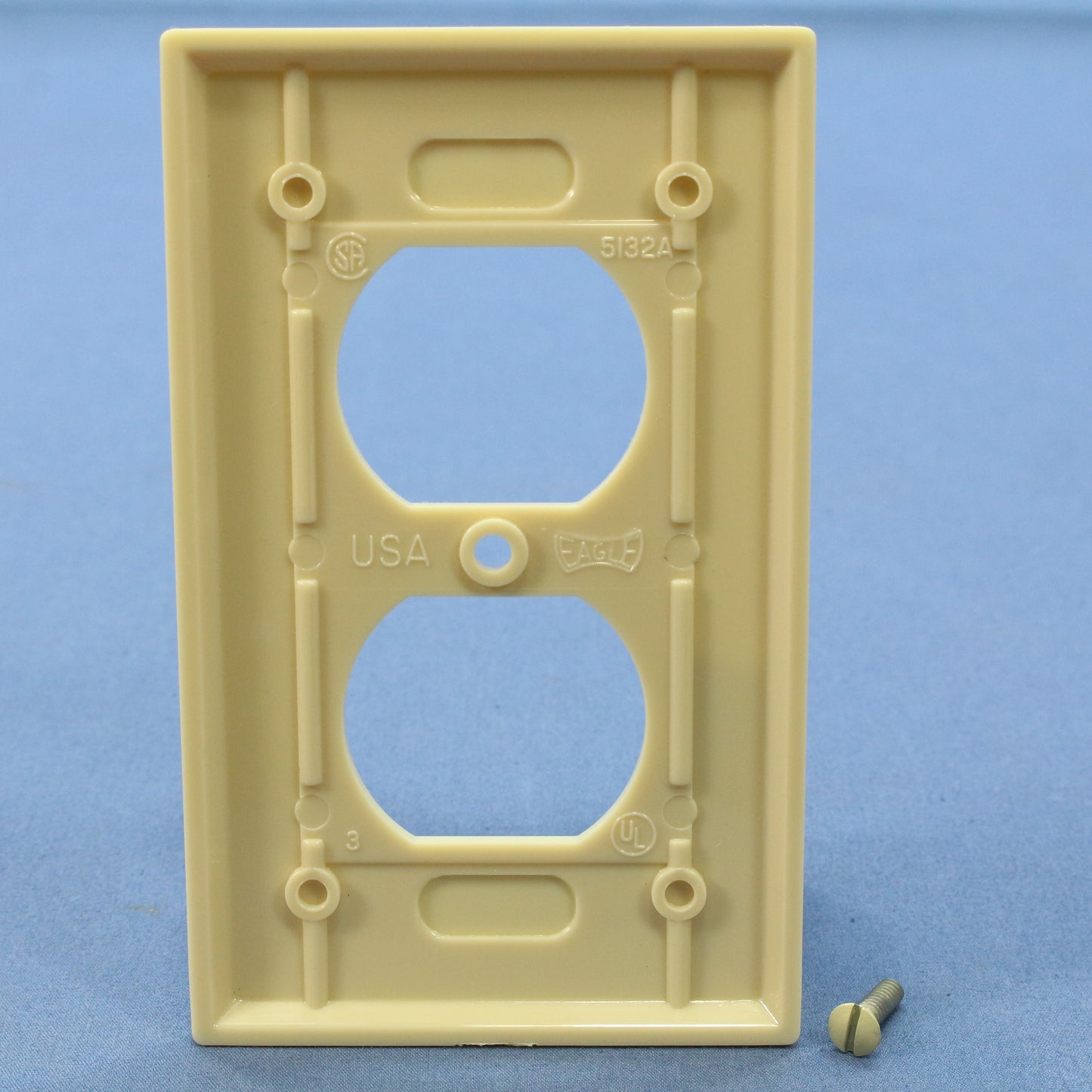 Eagle IG5131V Ivory 1-Gang 1.406in. Outlet Unbreakable Nylon Wallplate Cover
