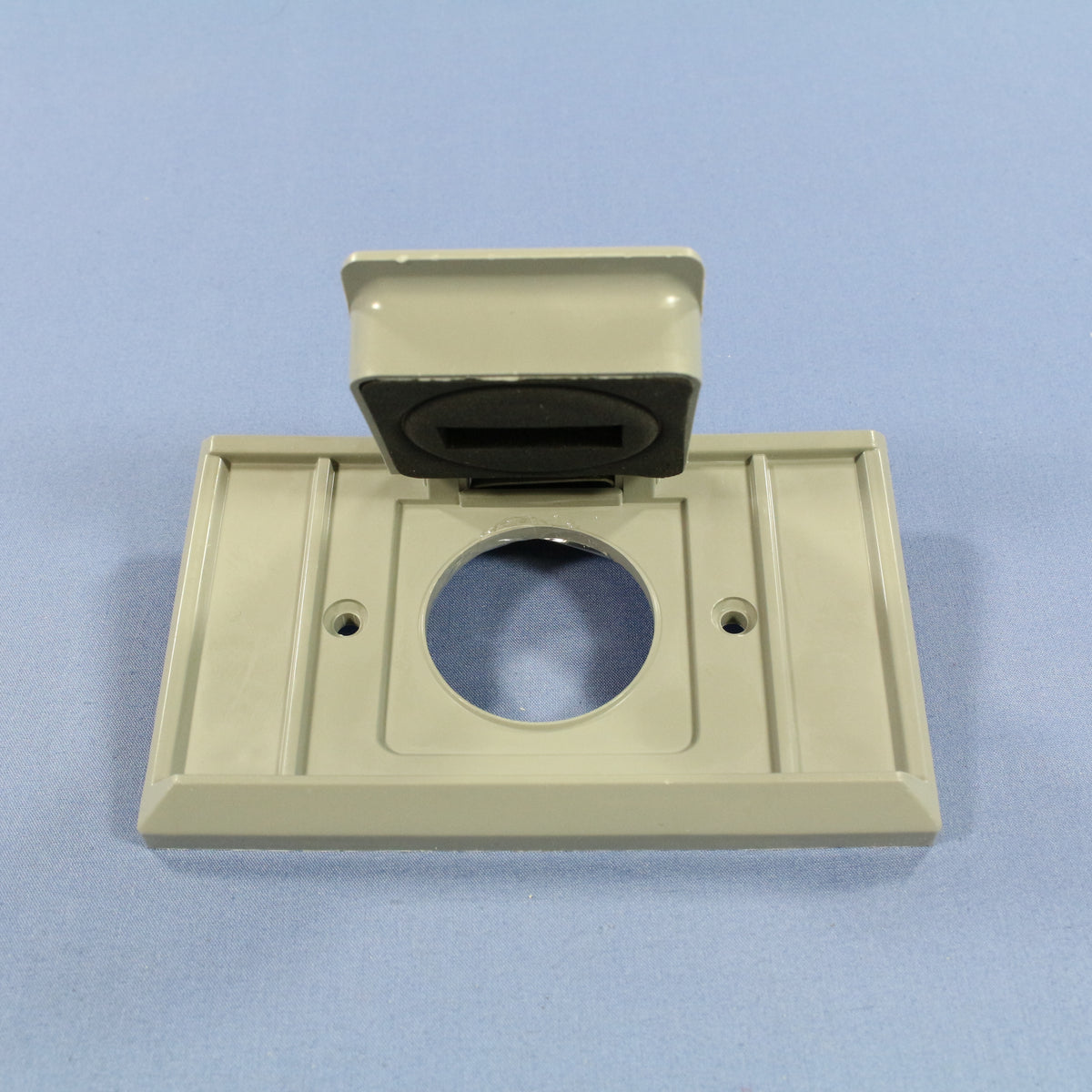 10 Eagle Horizontal Weather Resistant Single Receptacle Outlet 1.41" Cover Plate