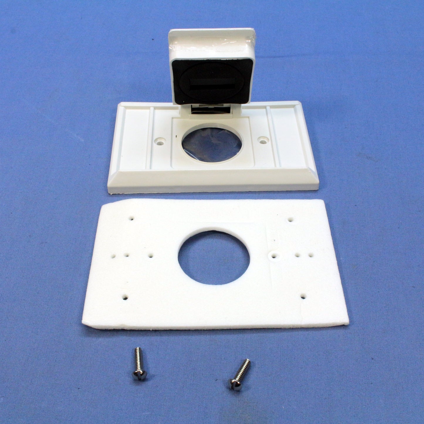 Eagle White Horizontal 1.41" Weather Resistant Single Receptacle Cover 20-Pack