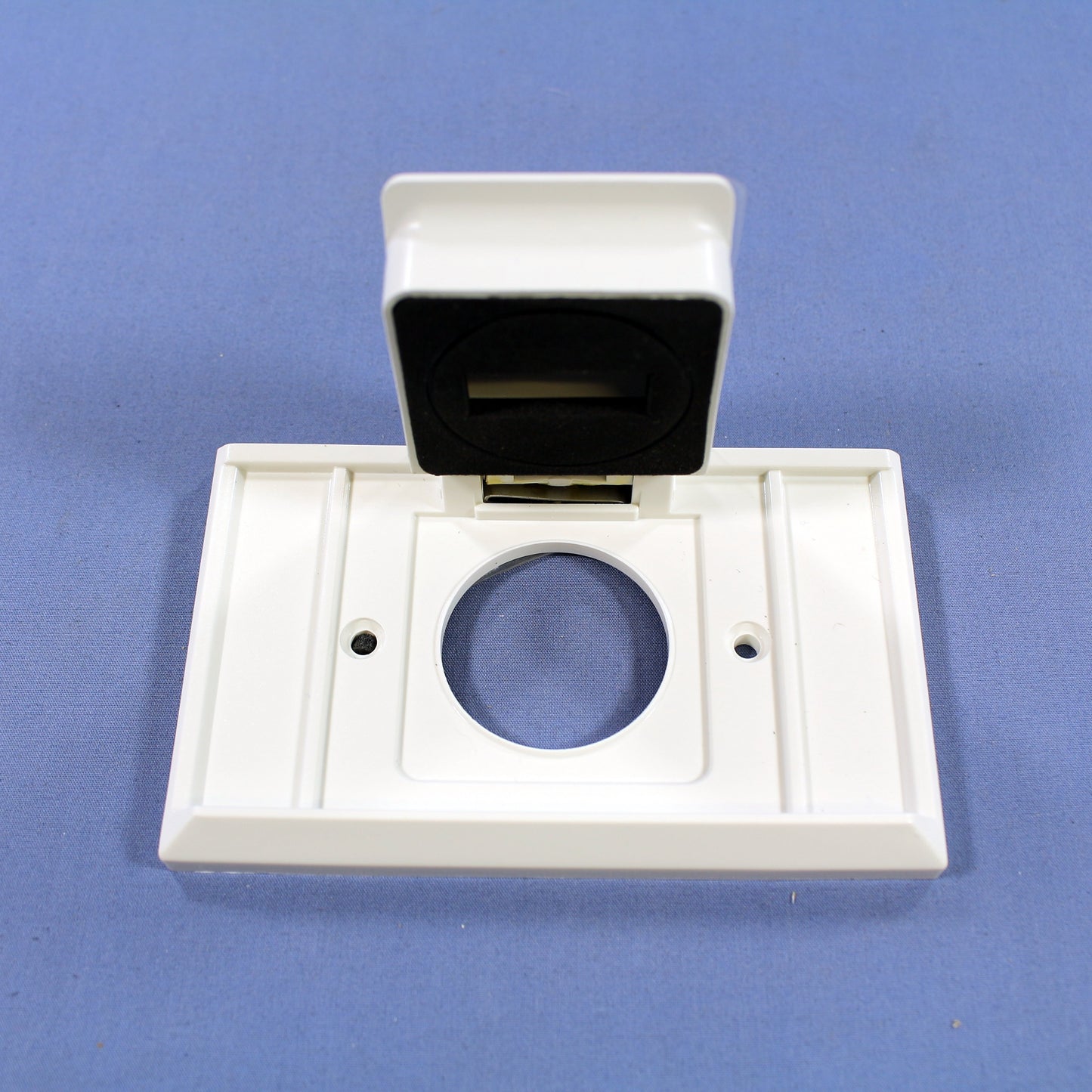 Eagle S1951W White Horizontal Weather Resistant 1.41" Single Receptacle Cover