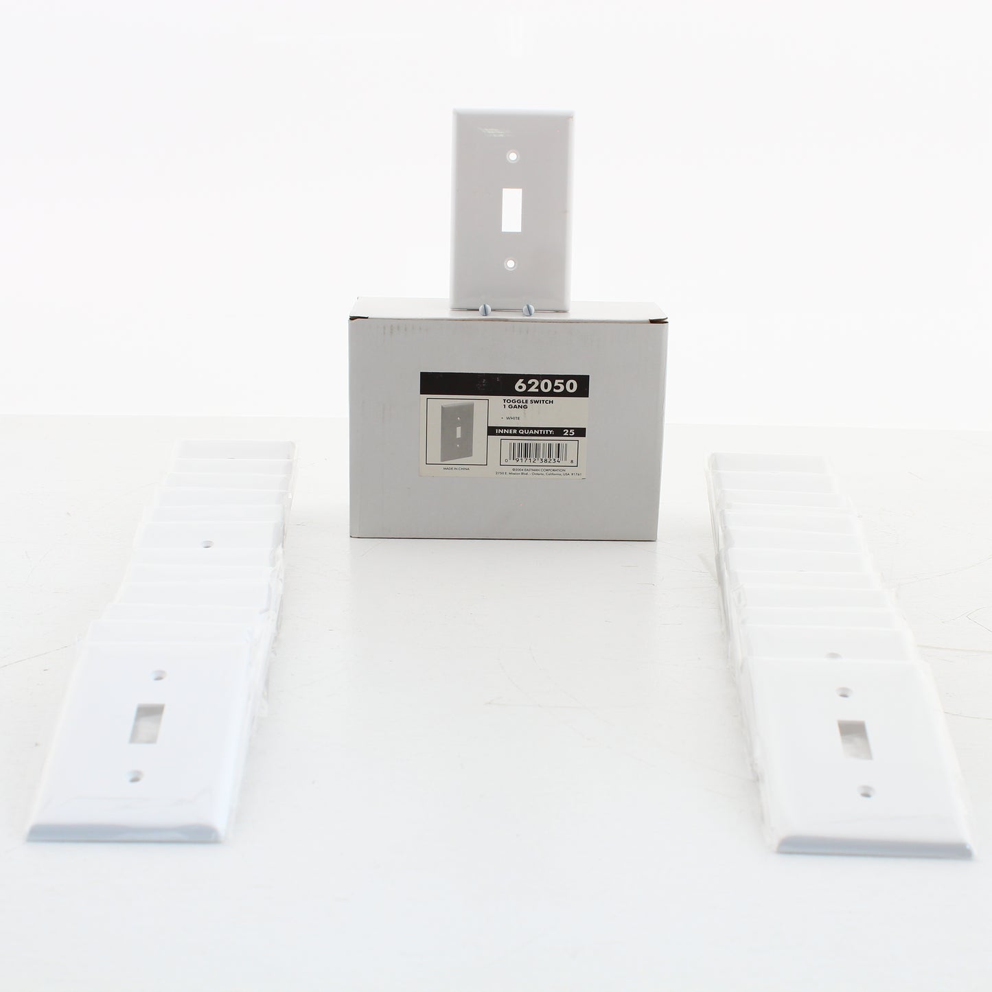 25 Pack Eastman White 1-Gang Toggle Switch Thermoplastic Nylon Wallplate Covers