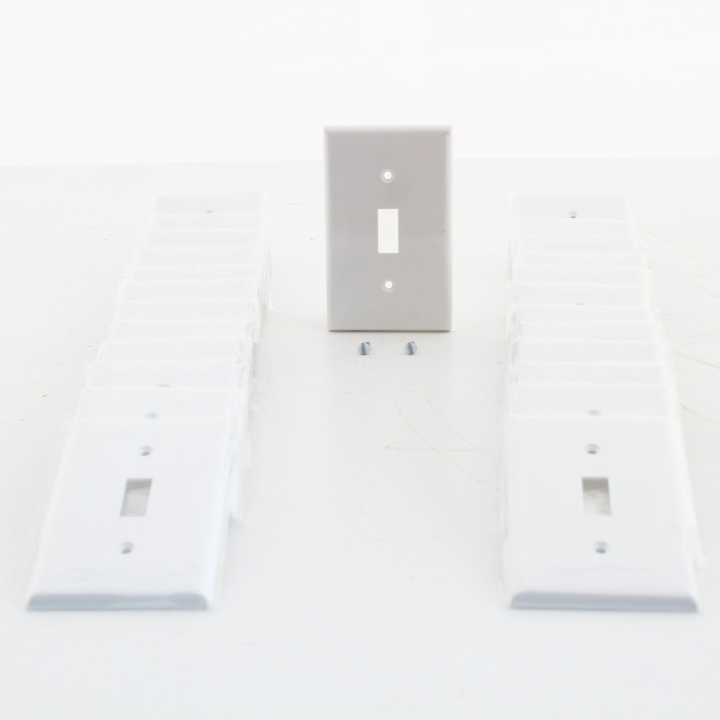25 Pack Eastman White 1-Gang Toggle Switch Thermoplastic Nylon Wallplate Covers
