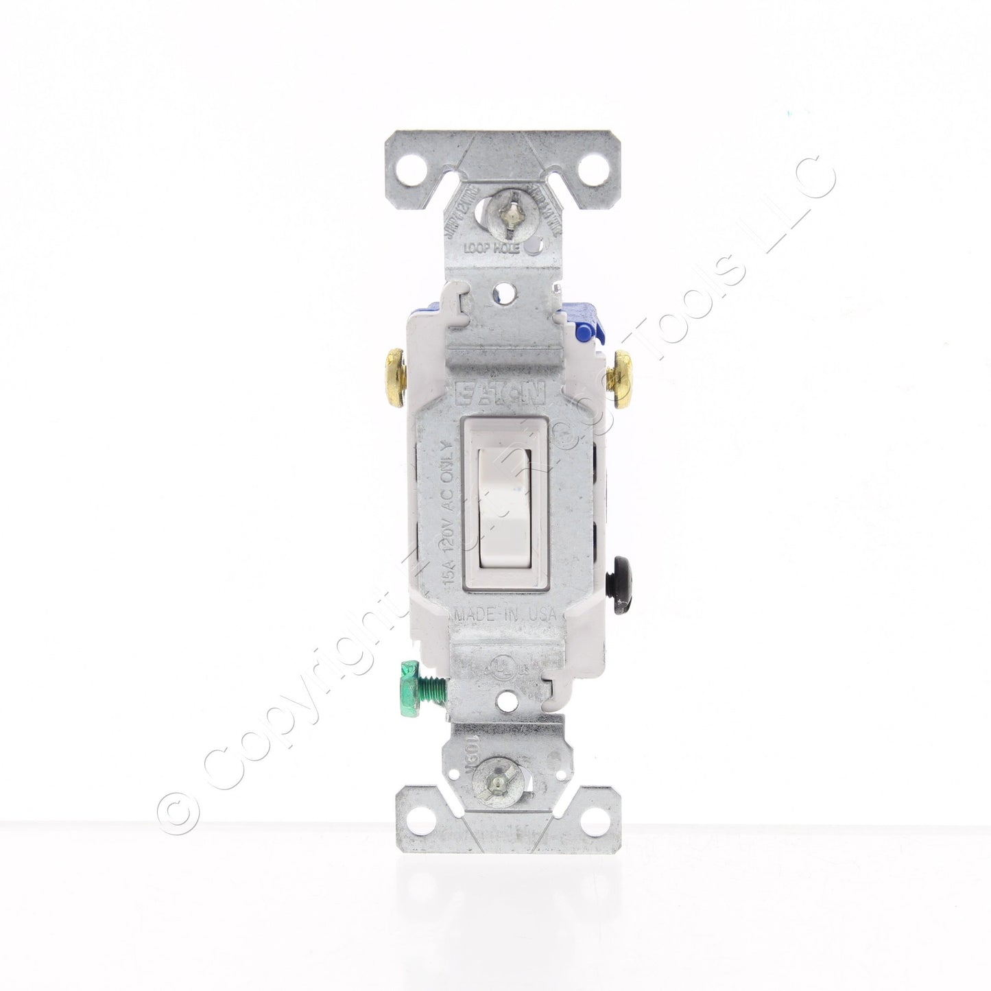 Eaton 1303-7W White 3-Way 15A Toggle Wall Light Switch Control 120V Bulk