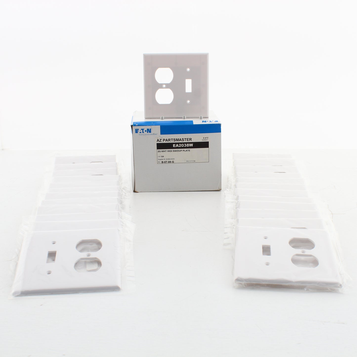 Eaton 2038W White 2-Gang Toggle Duplex Plastic Mid-Size Wallplate Cover 25-pack