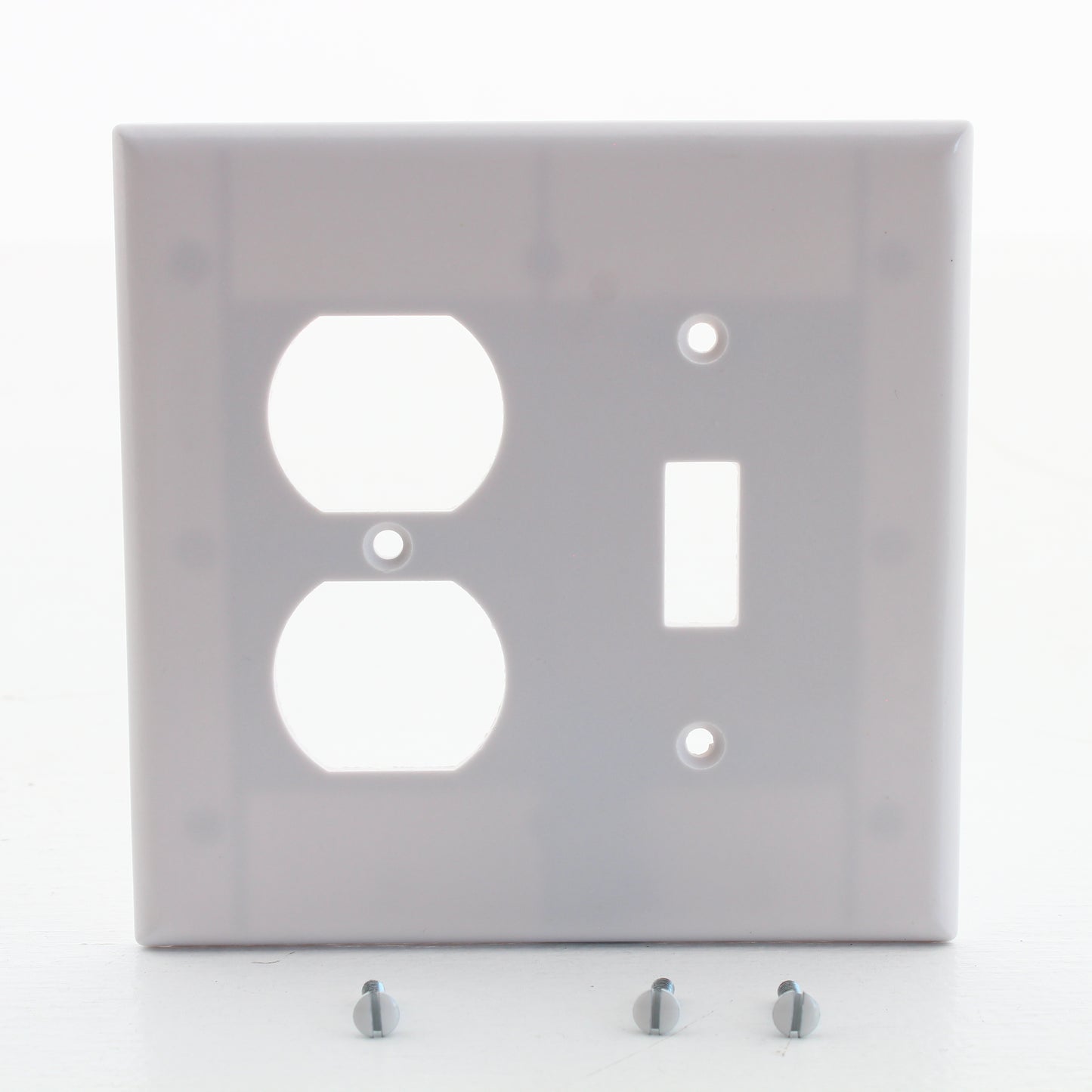 Eaton 2038W White 2-Gang Toggle Duplex Plastic Mid-Size Wallplate Cover 25-pack