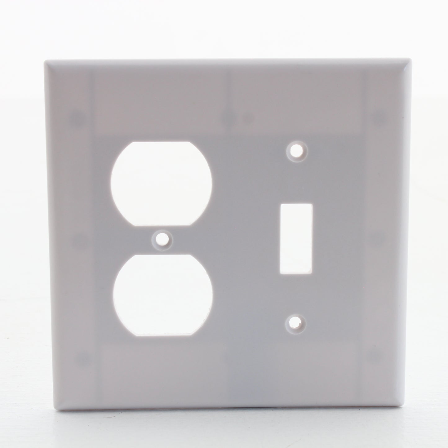 Eaton 2038W White 2-Gang Toggle Duplex Plastic Mid-Size Wallplate Cover 25-pack