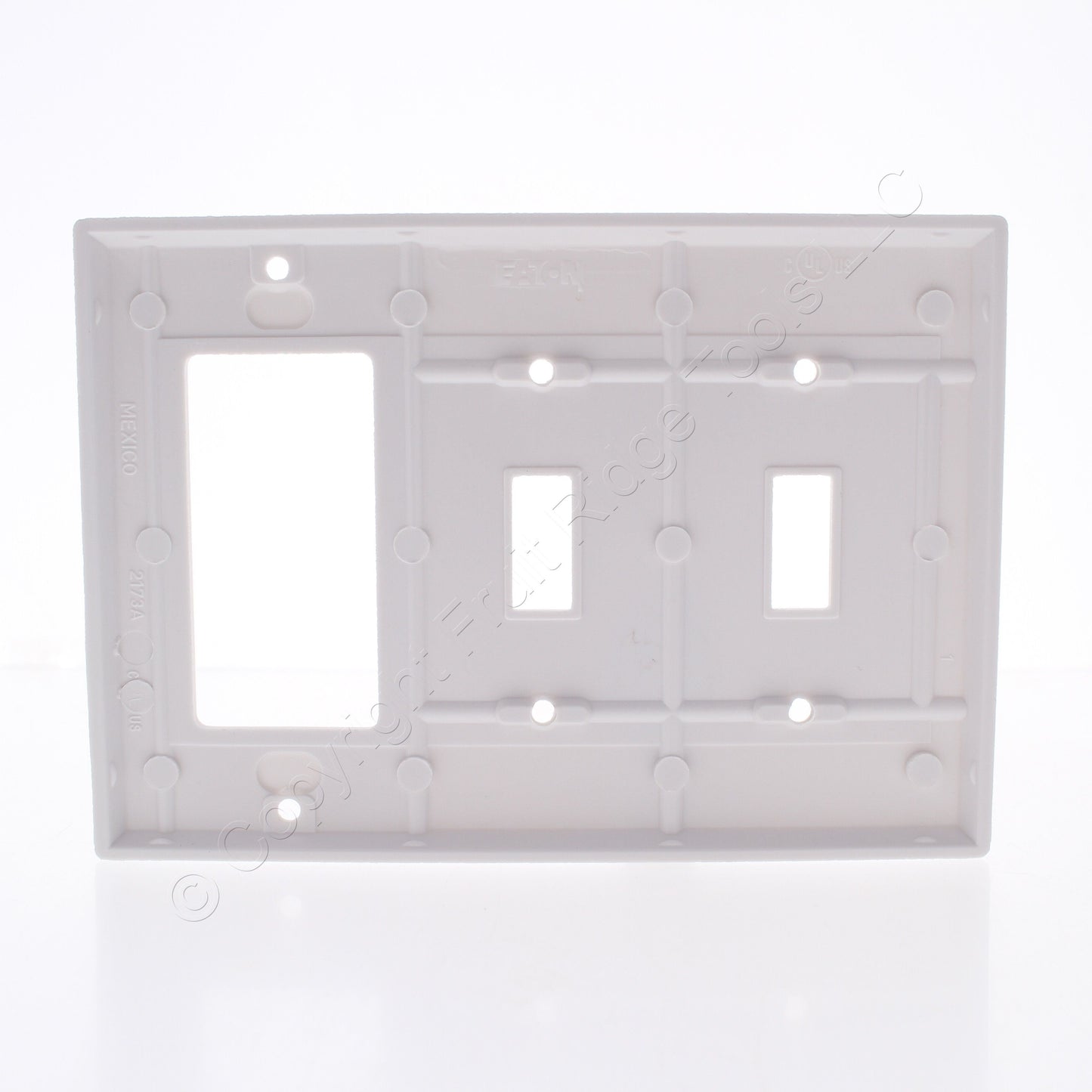 Eaton 2173W White 3-Gang Toggle Decorator Plastic Standard Wallplate Cover 10pcs