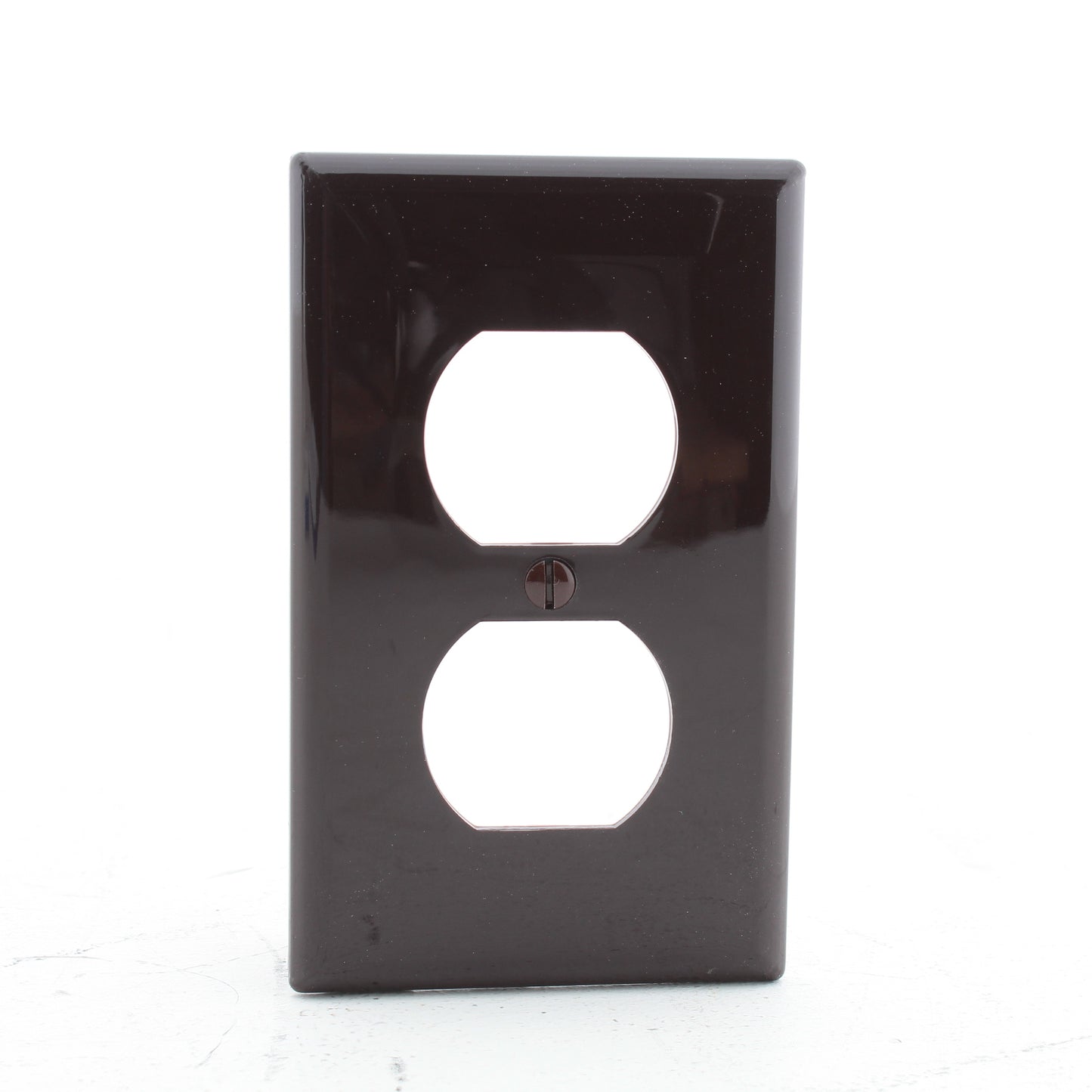 Eaton 5132B Brown 1-Gang Duplex Outlet Unbreakable Nylon Standard Size Wallplate