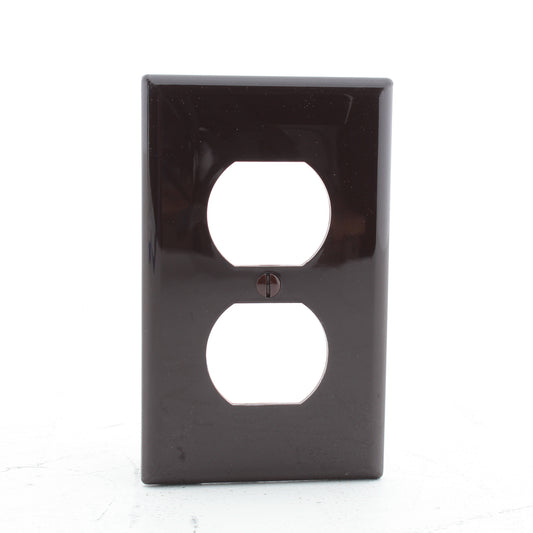 Eaton 5132B Brown 1-Gang Duplex Outlet Unbreakable Nylon Standard Size Wallplate