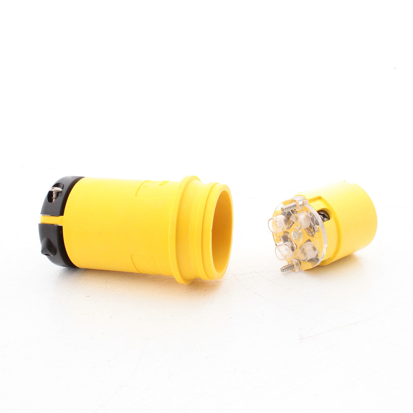 Eaton L1520CY Yellow 20A Corrosion Resistant Locking Connector L15-20R 250V 3?