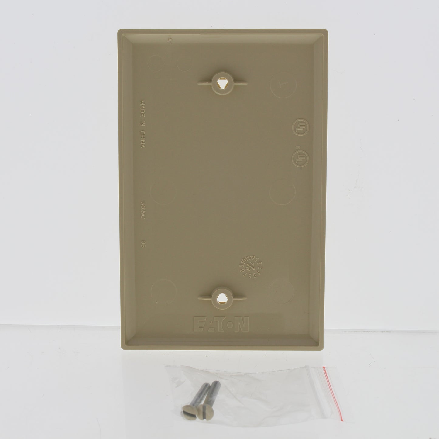 Eaton PJ13V Ivory 1-Gang Blank Unbreakable Mid-Size Wallplate Cover Box Mount