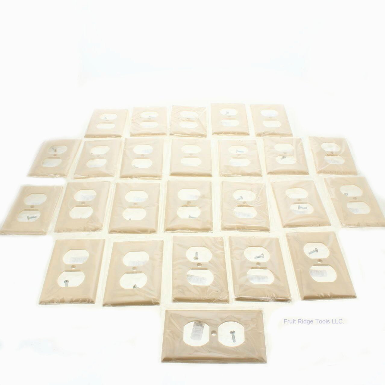 Eaton 2132V Ivory 1-Gang Duplex Outlet Plastic Standard Wallplate Covers 25-pack