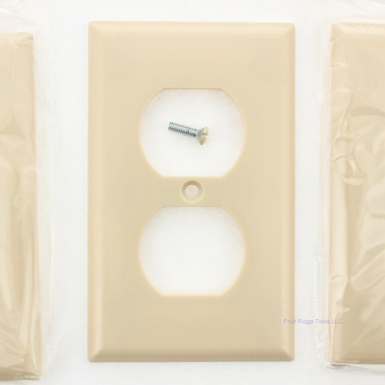 Eaton 2132V Ivory 1-Gang Duplex Outlet Plastic Standard Wallplate Covers 25-pack